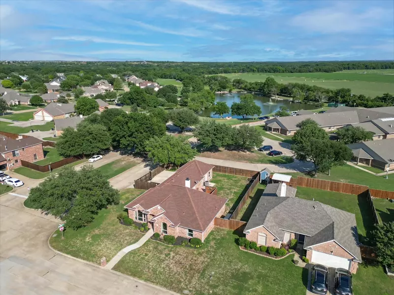 101 S BLUE BONNET Circle, Justin, TX 76247