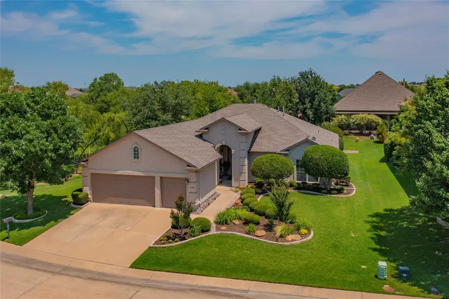 11708 Oak Brook Court, Denton, TX 76207