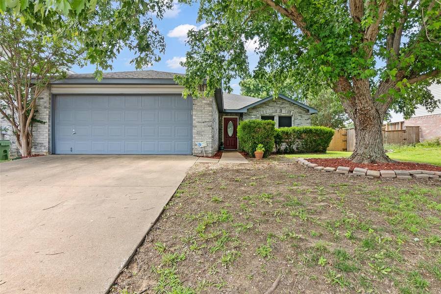 906 Salida Drive, Arlington, TX 76001