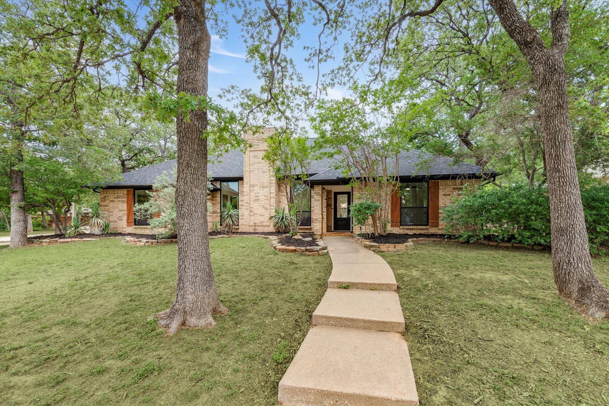 311 Inverness Drive, Trophy Club, TX 76262