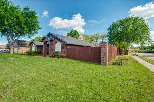 3234 Woodbrook Court, Irving, TX 75061