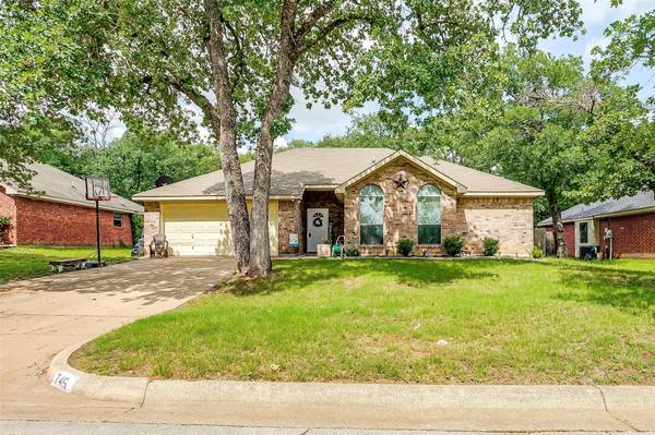 745 Oak Park Drive, Azle, TX 76020