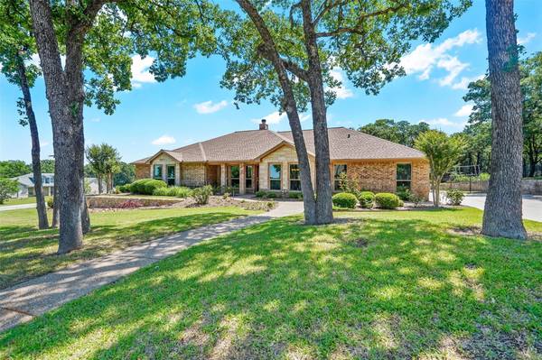 2901 Eric Lane, Burleson, TX 76028