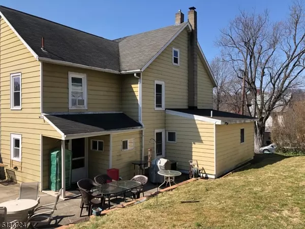 110 N Prospect St, Lopatcong Twp., NJ 08865