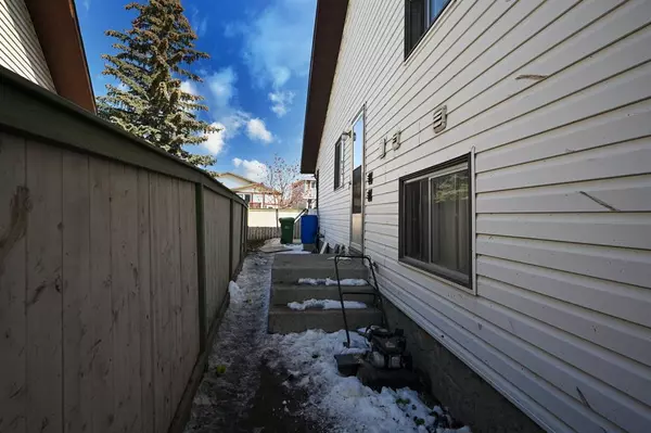 Calgary, AB T1X 4V9,167 TEMPLEVALE ROAD NE