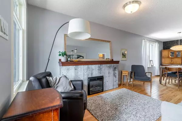 Calgary, AB T3E 0R6,626 8 AVE NE