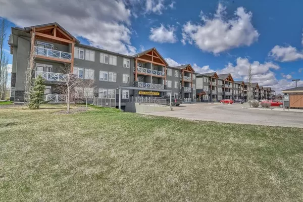 Strathmore, AB T1P 0C3,1005B Westmount DR #202