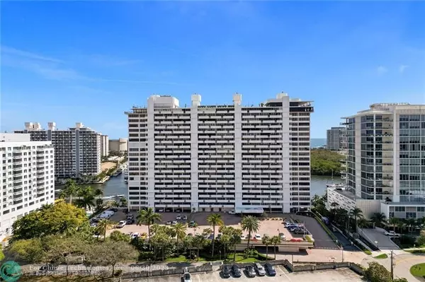 Fort Lauderdale, FL 33304,936 Intracoastal Dr  #11D