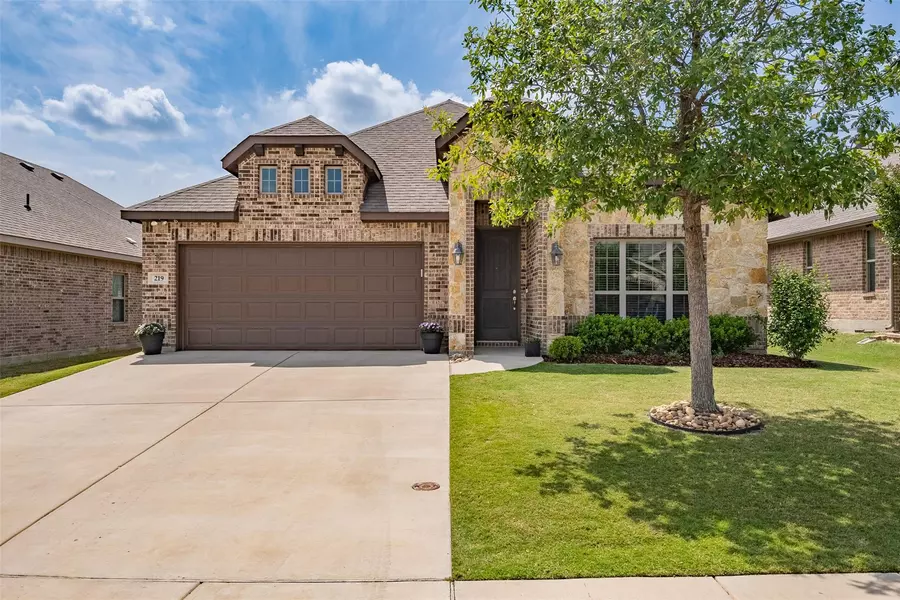 219 Carson Drive, Waxahachie, TX 75167