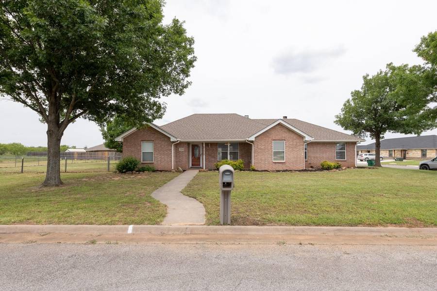 1441 Saddle Trail, Henrietta, TX 76365