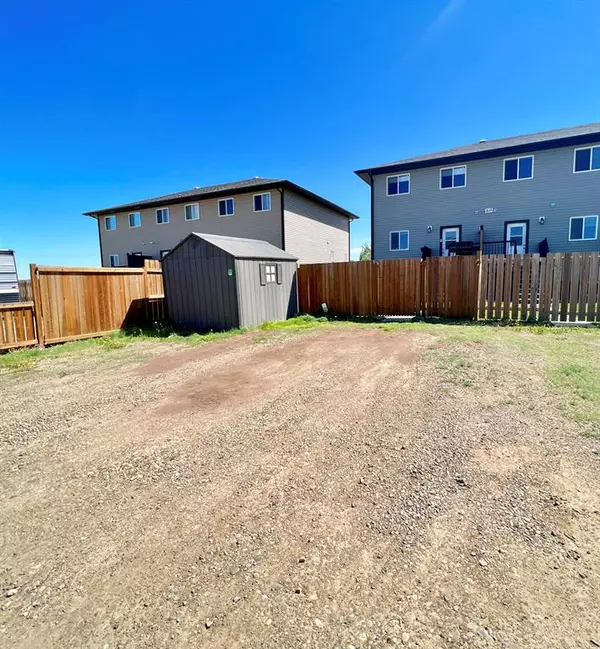 Brooks, AB T1R 0Z6,341 17 ST E