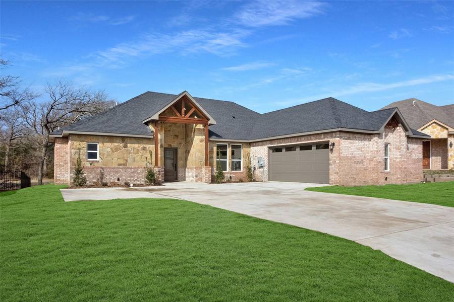 229 Bent Oak Drive, Pottsboro, TX 75076