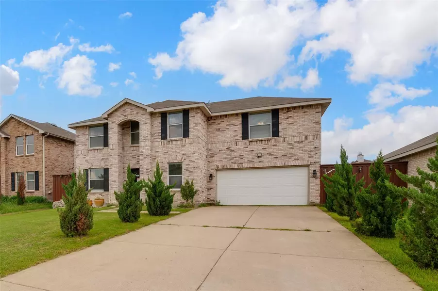 2052 Crosbyton Lane, Grand Prairie, TX 75052