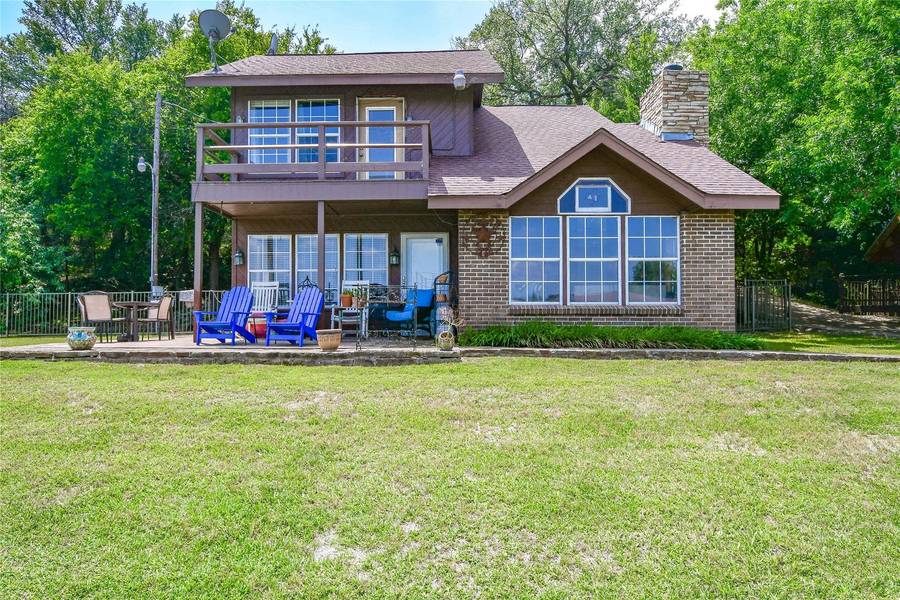 3243 Lakeside Drive, Granbury, TX 76048