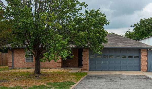 1504 Azle Highway,  Weatherford,  TX 76085