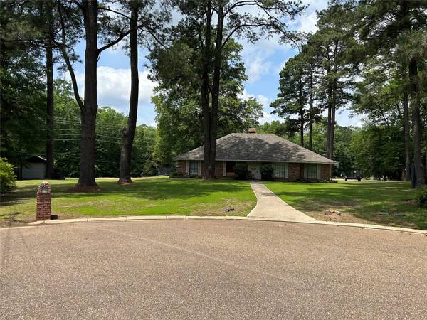 406 Meadow Creek Drive, Springhill, LA 71075