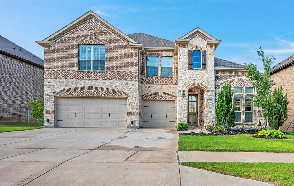 4300 Round Valley Lane, Fort Worth, TX 76262