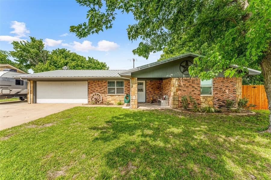 261 Greenview Drive, Stephenville, TX 76401