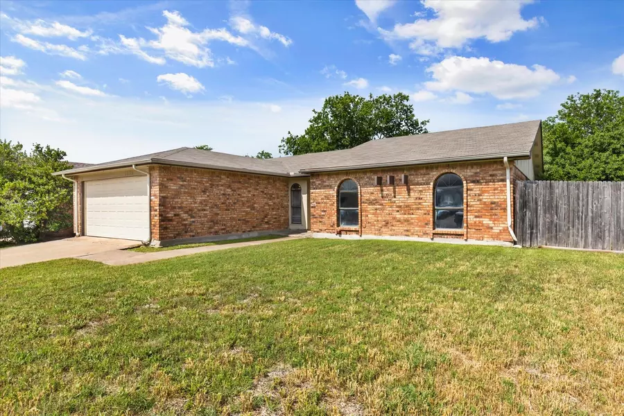 7325 Bristlecone Court, Fort Worth, TX 76137