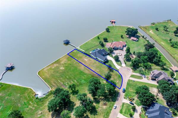 110 Nautical Point, Mabank, TX 75143