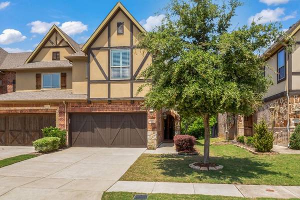 1007 Brook Hollow Drive, Euless, TX 76039