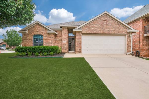 5236 Lori Valley Lane, Fort Worth, TX 76244