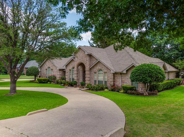 824 Nueces Trail,  Midlothian,  TX 76065