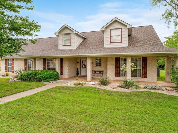 3207 Walnut Creek Parkway, Granbury, TX 76049