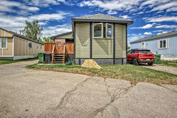 Calgary, AB T3B 5P3,3223 83 ST NW #455