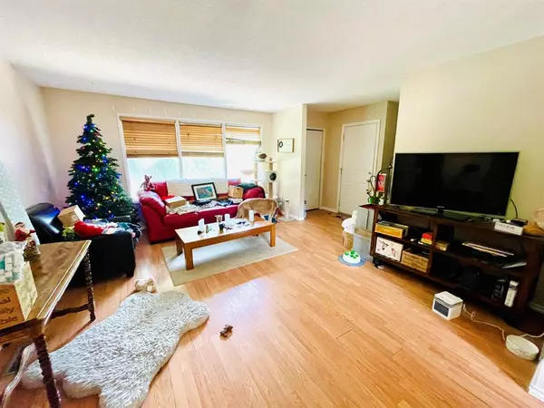 Calgary, AB t2j 4p7,551 Queensland CIR SE