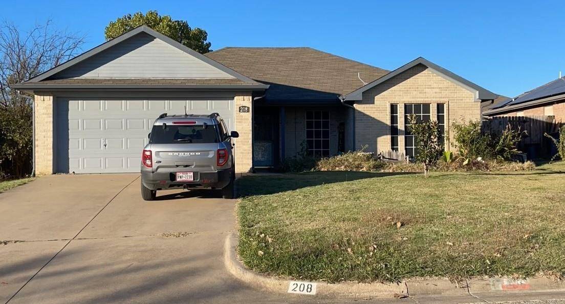 208 Cherokee Trail, Alvarado, TX 76009