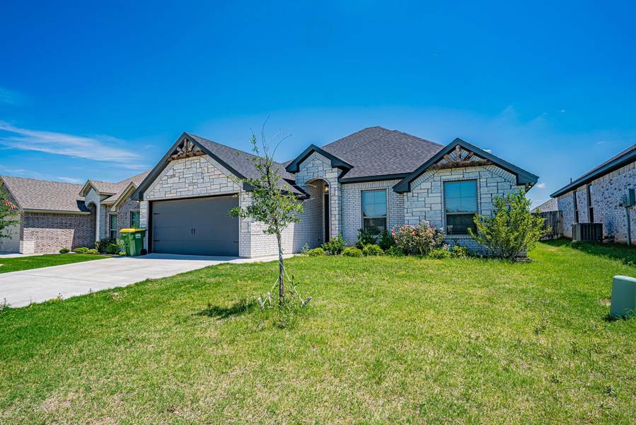 3315 Windcrest Drive, Granbury, TX 76049