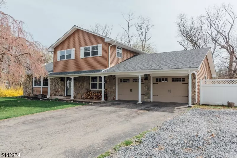 29 Jenkins Rd, Franklin Boro, NJ 07416