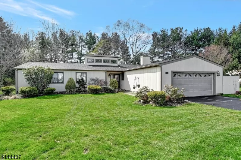 199 Starlight Ct, Old Bridge Twp., NJ 08857