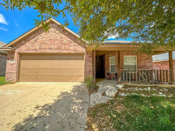 1216 Maplewood Drive, Crowley, TX 76036