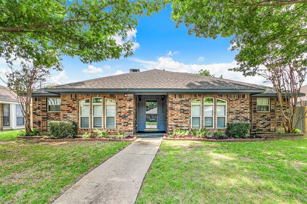 2303 Brownlee Boulevard, Rowlett, TX 75088