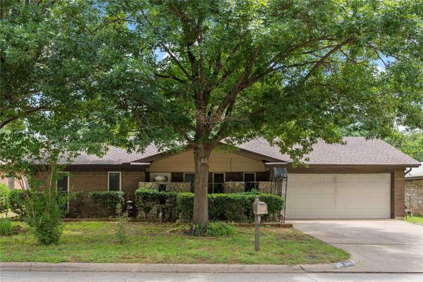 1408 Harrison Lane, Hurst, TX 76053