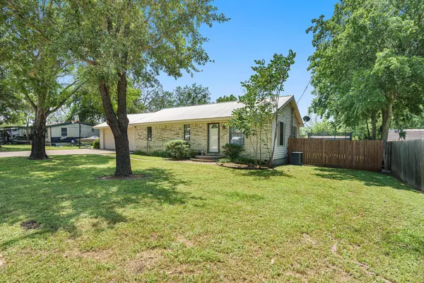 306 Boyd Street, Cleburne, TX 76031