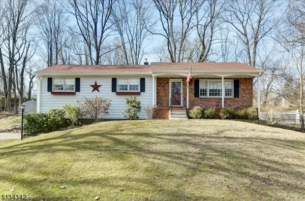 57 Valley Rd, Ringwood Boro, NJ 07456