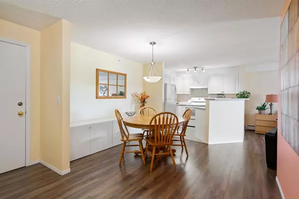 Calgary, AB T3G 5N5,4000 Citadel Meadow PT NW #305