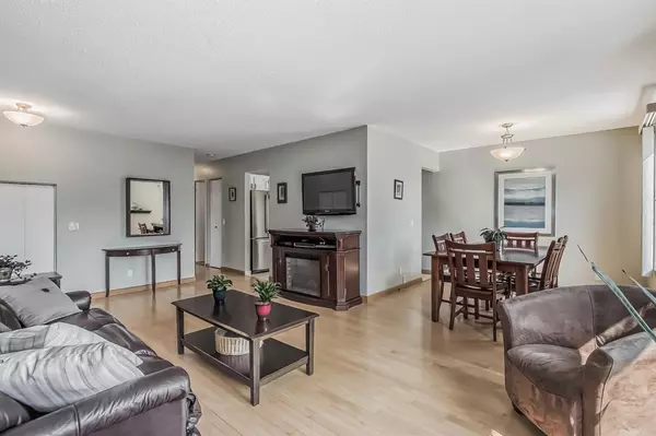 Calgary, AB T2Y 2Z4,115 Whiteglen CRES NE