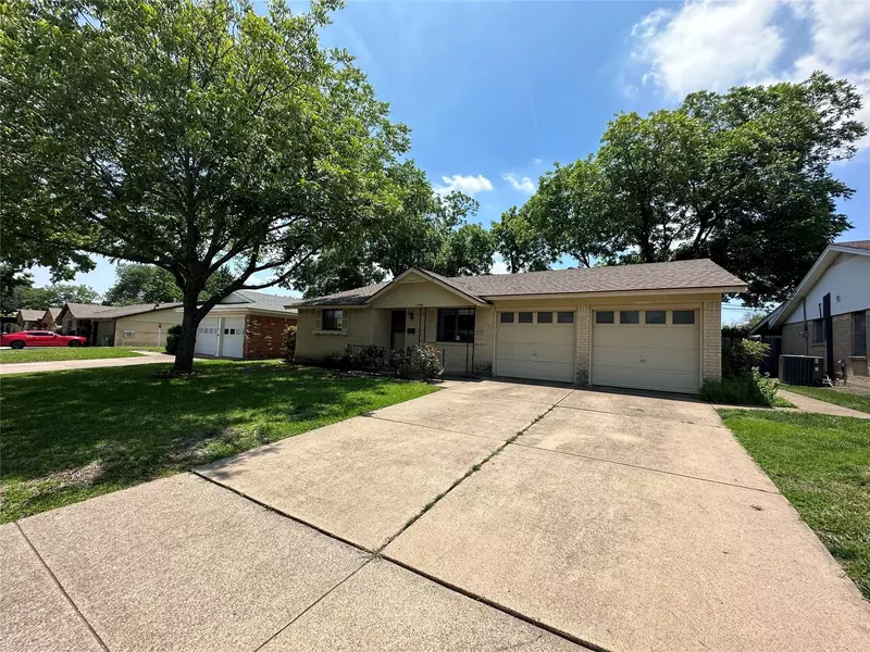 2904 E Mitchell Street, Arlington, TX 76010