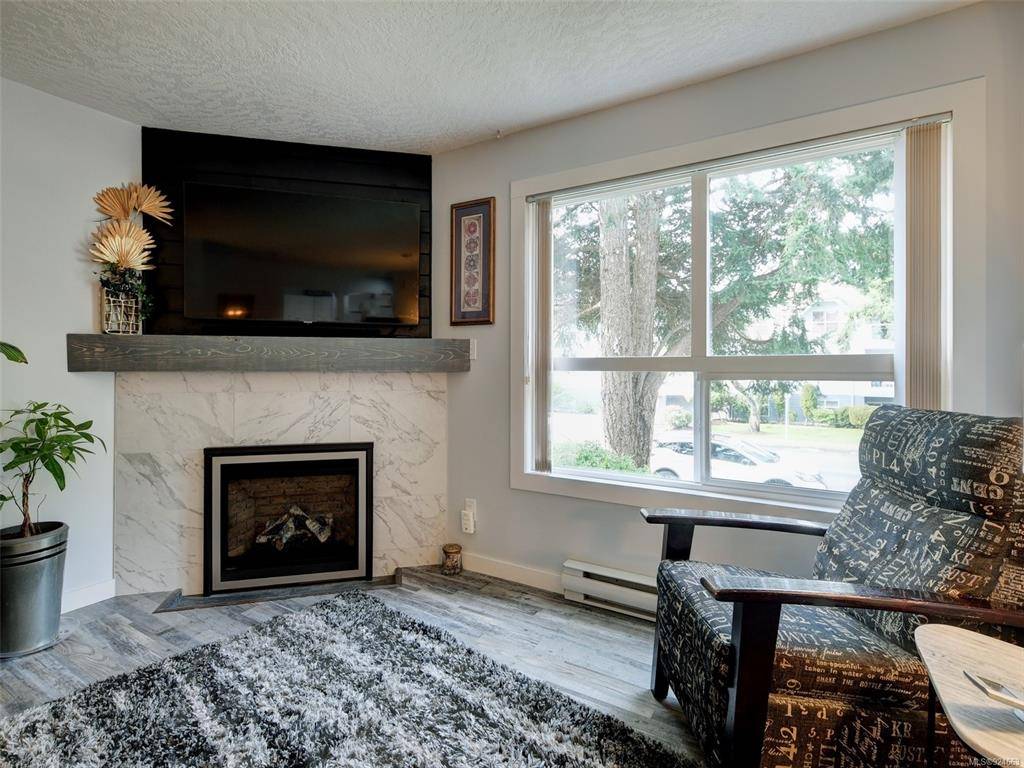 Sidney, BC V8L 2X5,9861 Fifth St #201