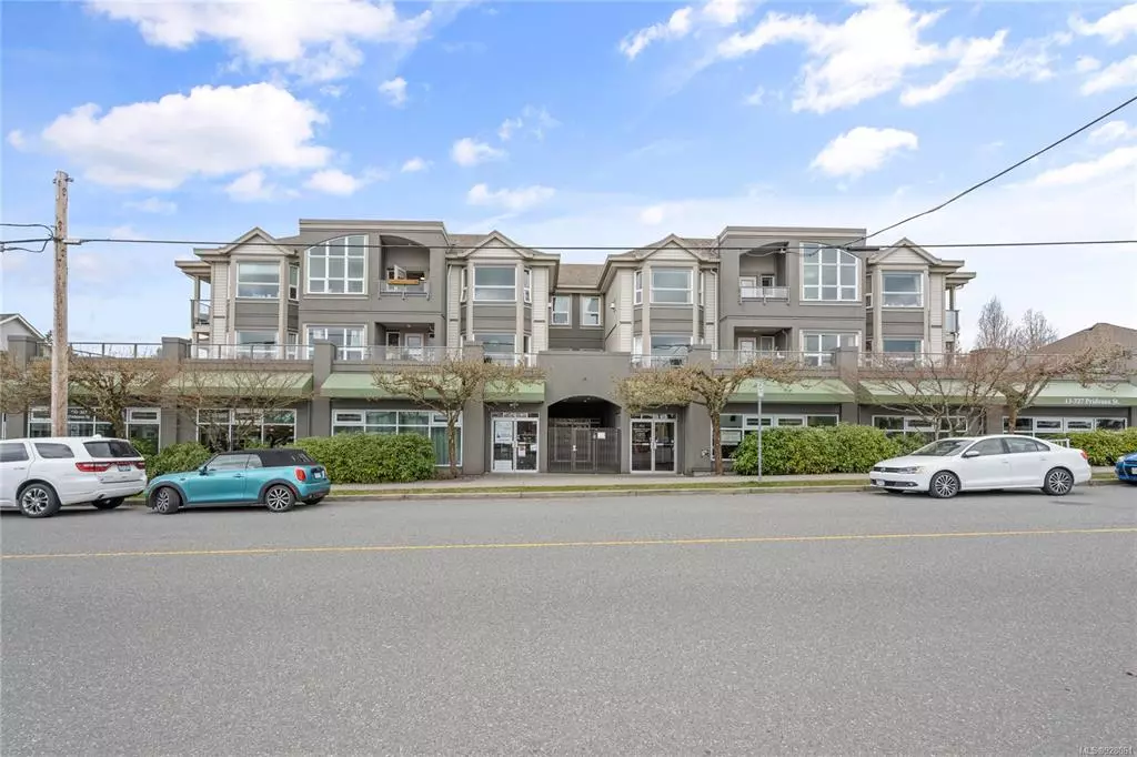 Nanaimo, BC V9R 2N4,327 Prideaux St #203