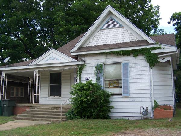 1213 E Houston Street, Sherman, TX 75090