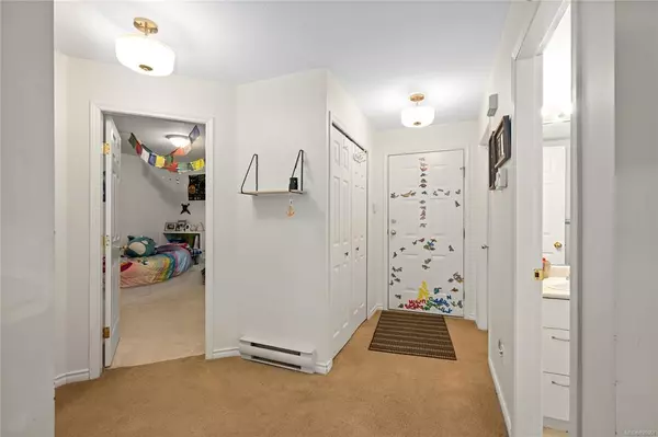 Nanaimo, BC V9R 2N4,327 Prideaux St #203