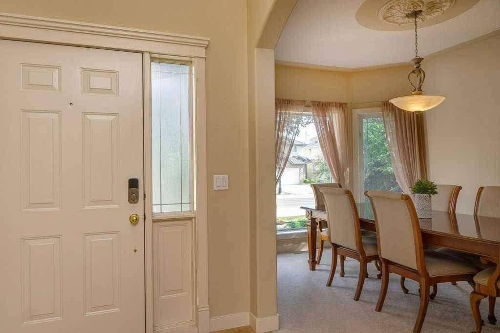 Calgary, AB T3H4R6,1490 Strathcona DR SW