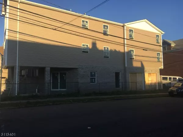 66 Delaware St, Elizabeth City, NJ 07206