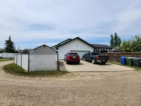 Red Deer, AB T4R 2V6,17 Ladwig Close