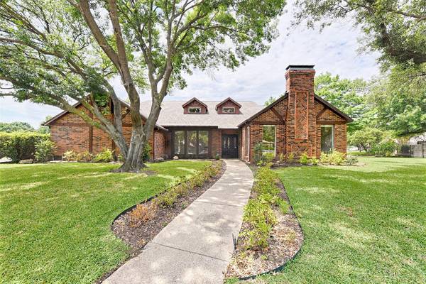 2752 Fairwood Avenue, Carrollton, TX 75006